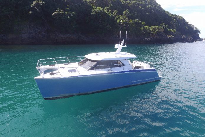 Kingfisher 1200 Displacement Powercat